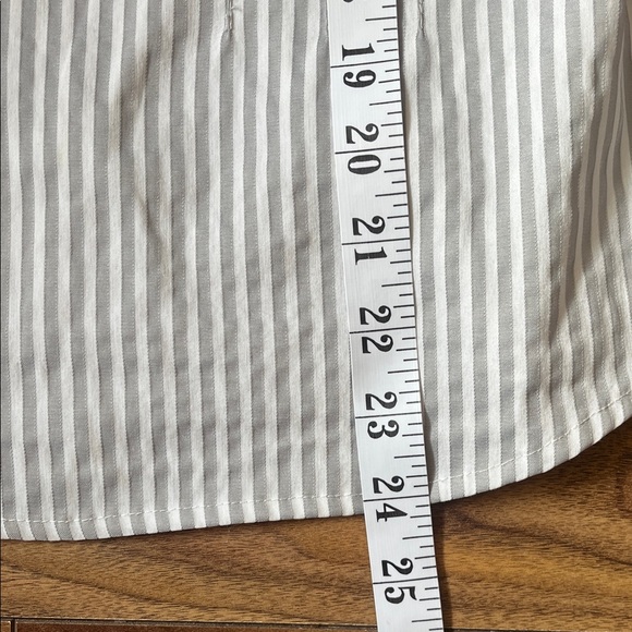 H&M Women's White and Gray Striped Blouse Casual Top - Picture 6 of 6